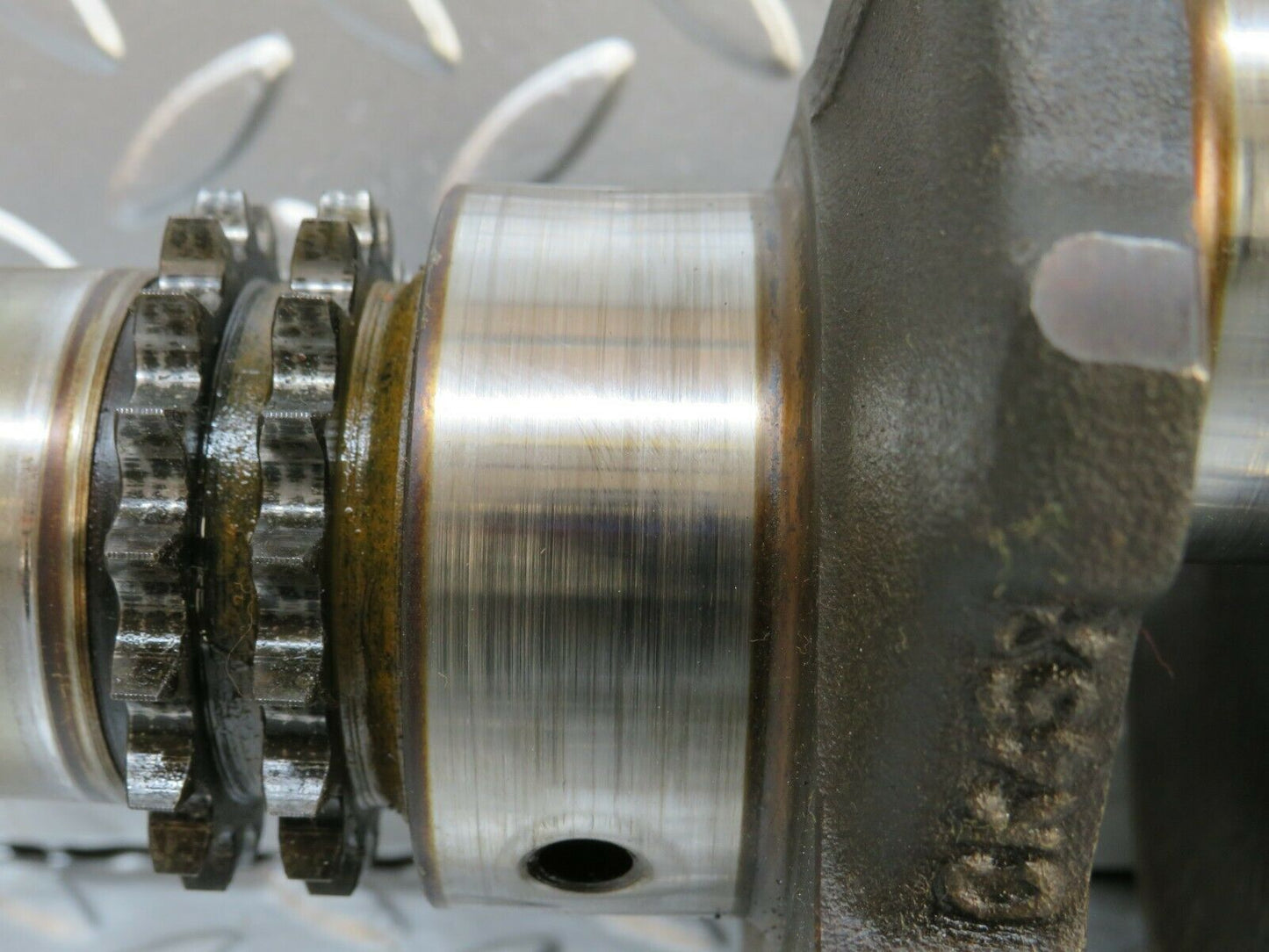 23678 Mercedes-Benz W114 280E Crankshaft 1100310101