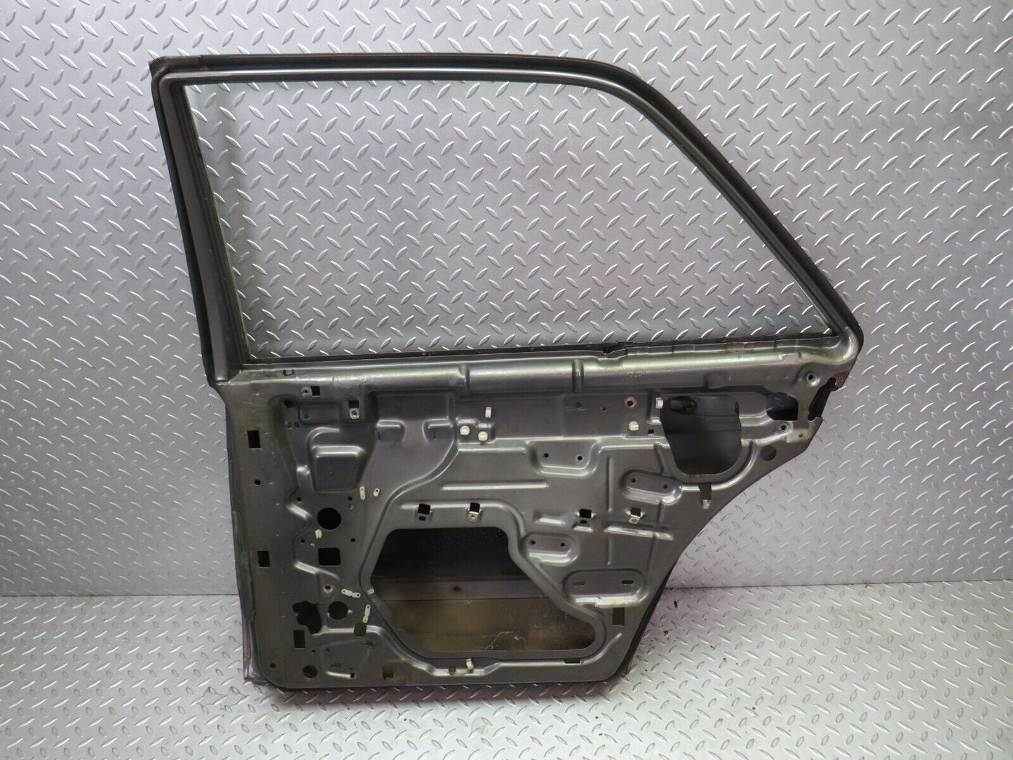 36223 Mercedes-Benz W126 420SE Rear Right Door