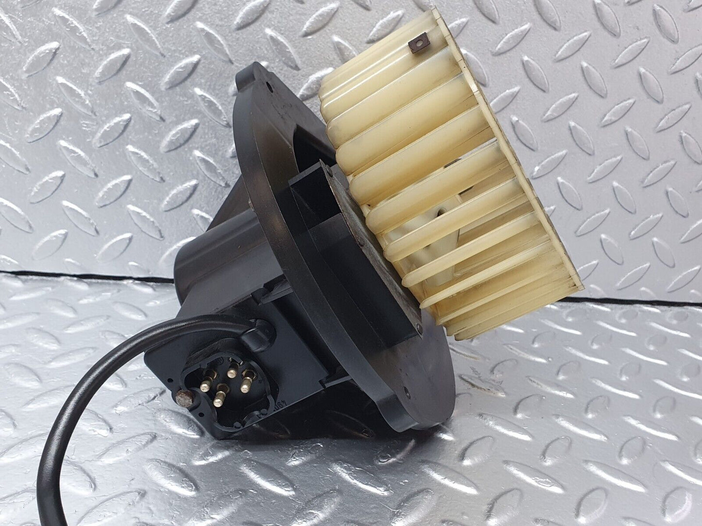 42135 Mercedes-Benz W123 280E Heater Blower Fan Motor AX02577692M