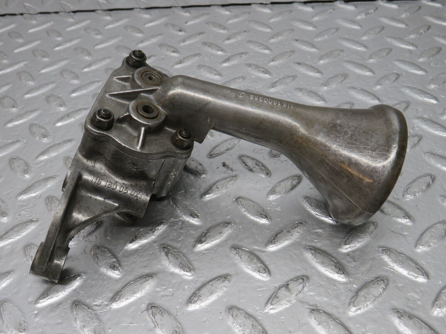 32785 Mercedes-Benz C107 R107 350 V8 Oil Pump 1161800502 1161800355