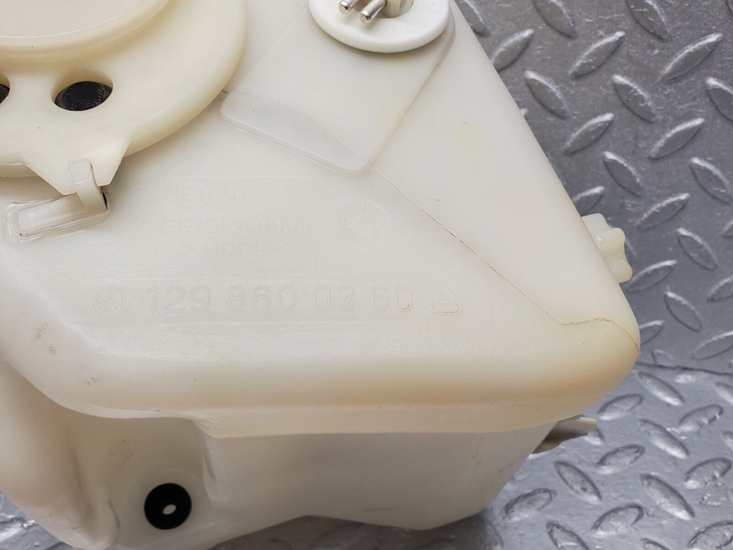 46769 Mercedes-Benz R129 320SL Coupe Windscreen Washer Fluid Reservoir 1298600360 1248690072 2105400045