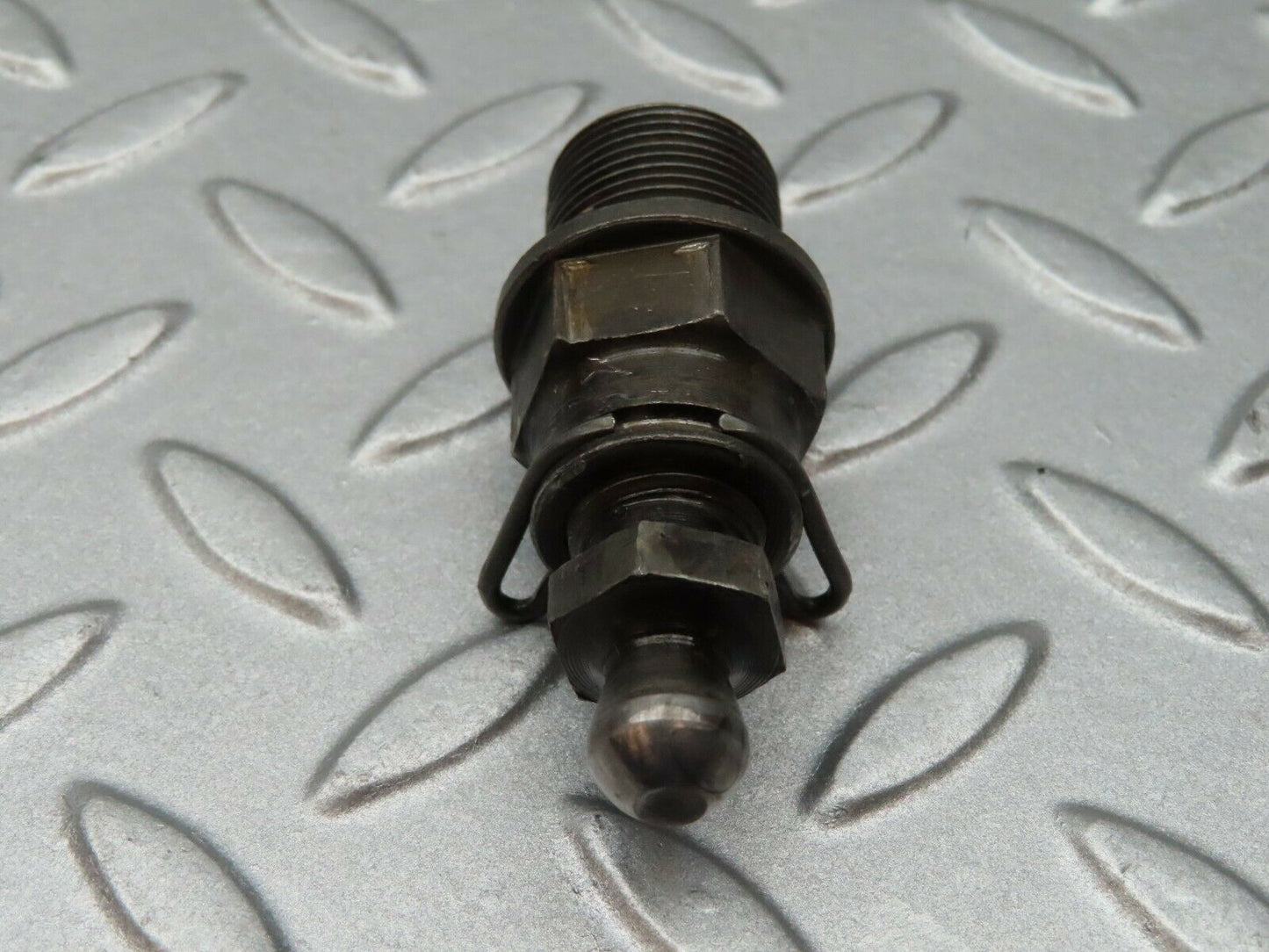 3552 Mercedes-Benz W108 280SE Ball Studs For Rocker Arm Mounting (Timing)