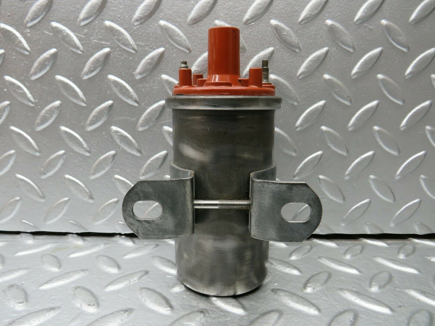 24075 Mercedes-Benz W123 280E Ignition Coil Bosch 0221118307 0001584003