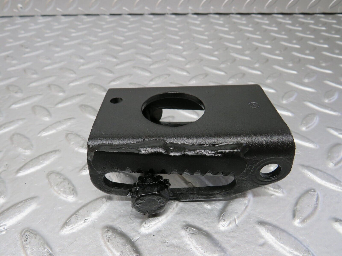 25553 Mercedes-Benz W123 200 Alternator Generator Bracket