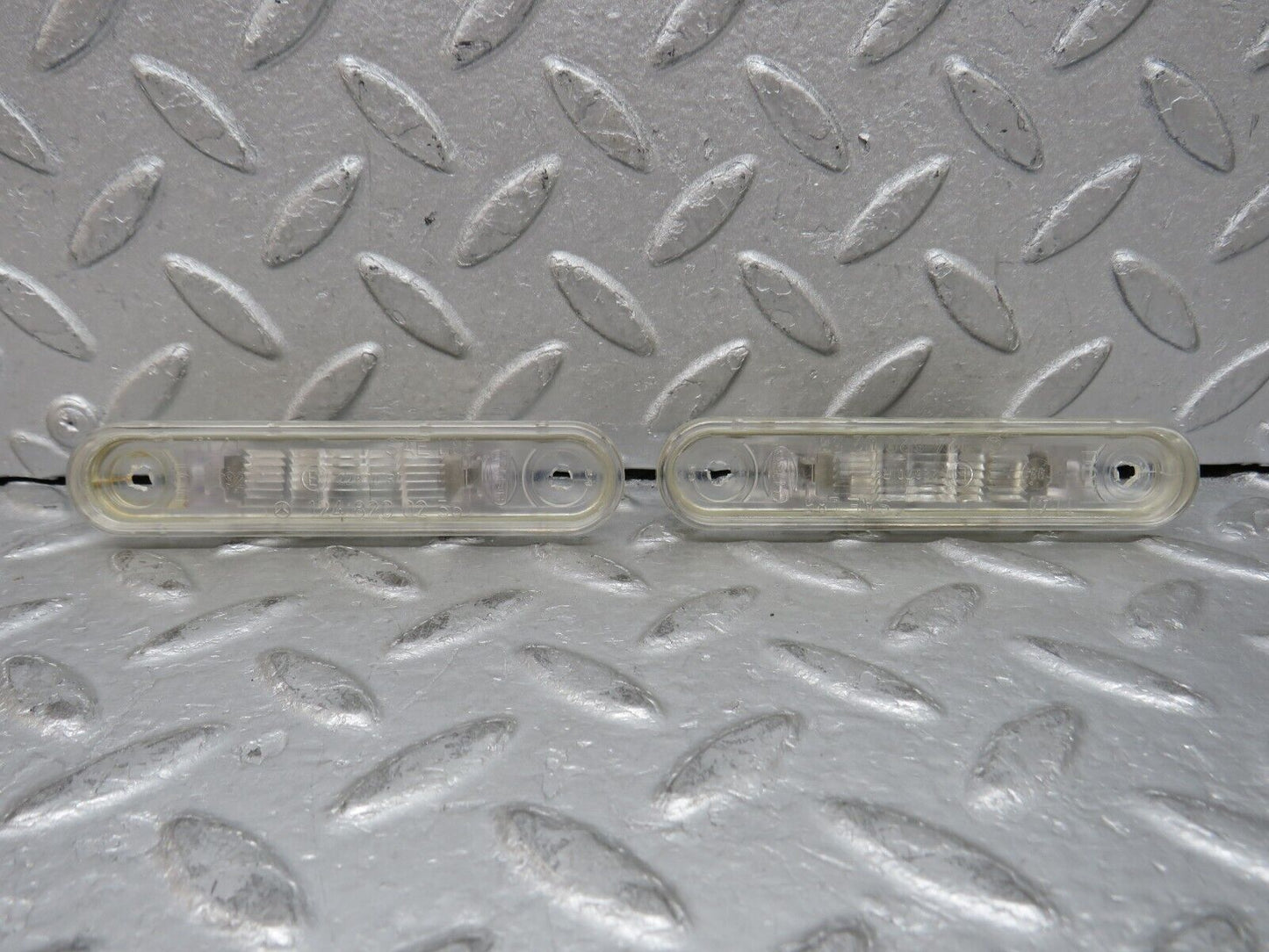 37749 Mercedes-Benz A124 320E Cabriolet number Plate Light 2x Hella 1248200256
