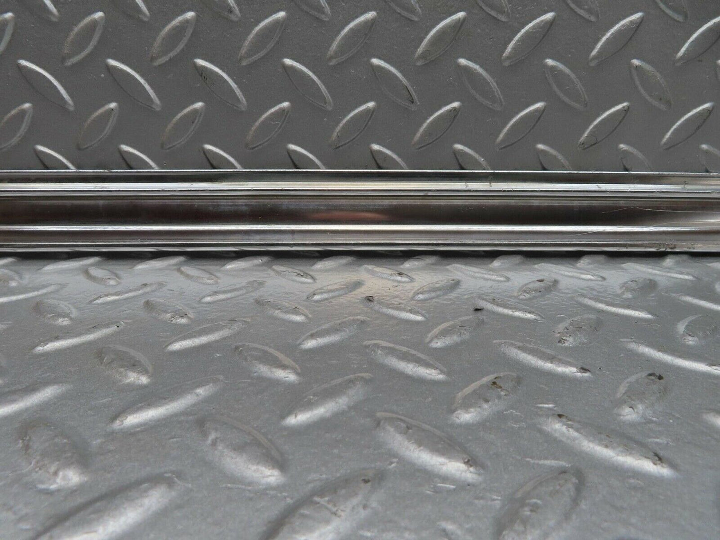 13029 Mercedes-Benz W111 220S Front Right Door Chrome Moulding Trim