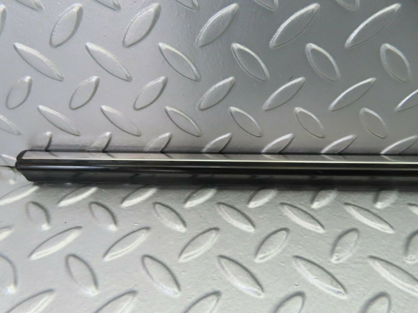 10241 Mercedes-Benz W123 Rear Right Door Centre Moulding Trim