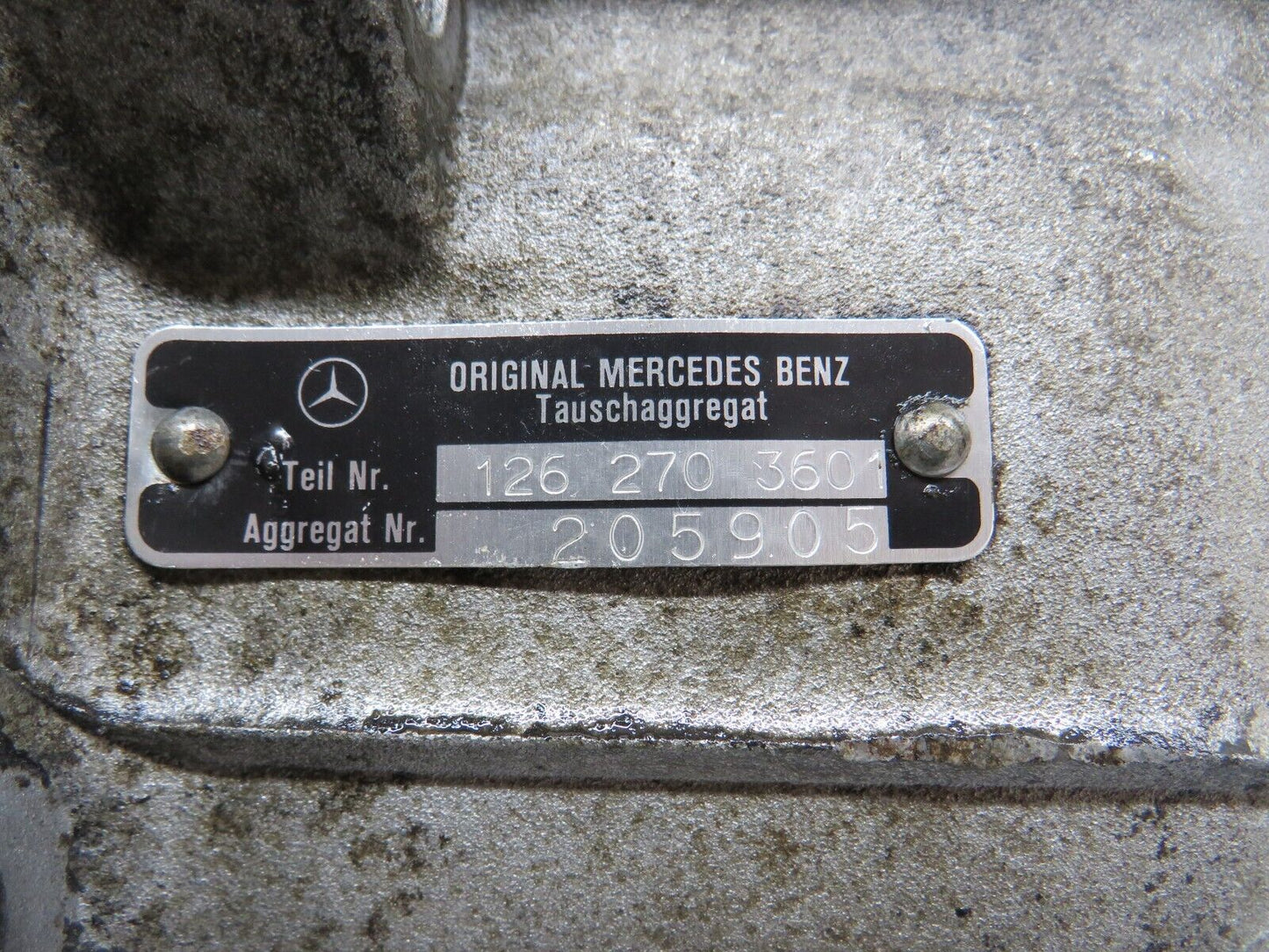 34581 Mercedes-Benz C126 380SEC Automatic Gearbox Housing 1262711701 126270360