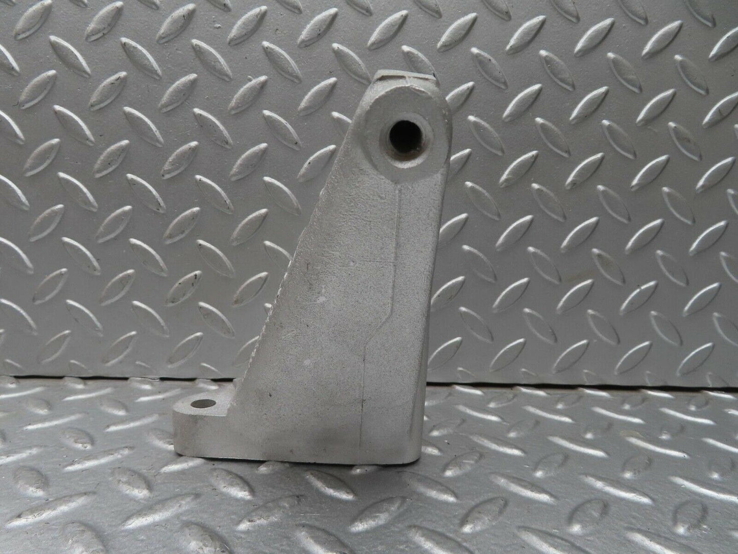 13565 Mercedes-Benz W123 200 Engine Mount Bracket Left Side 1022230504