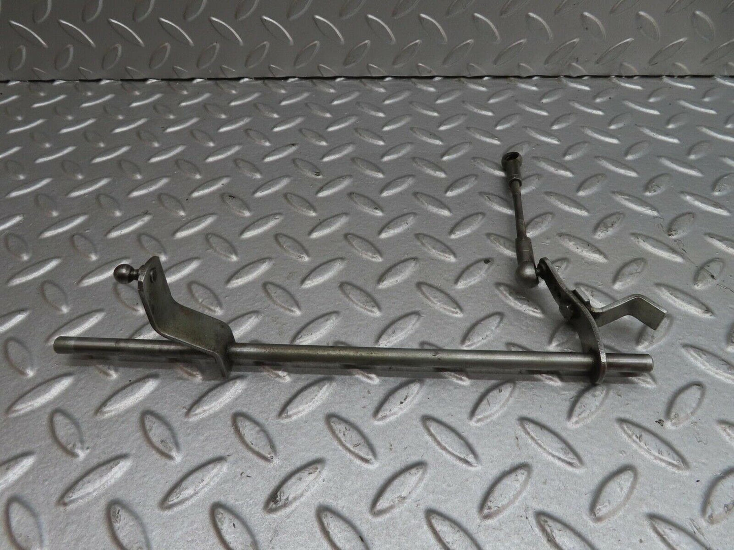 13806 Mercedes-Benz R107 450SL Accelerator Pedal Linkage