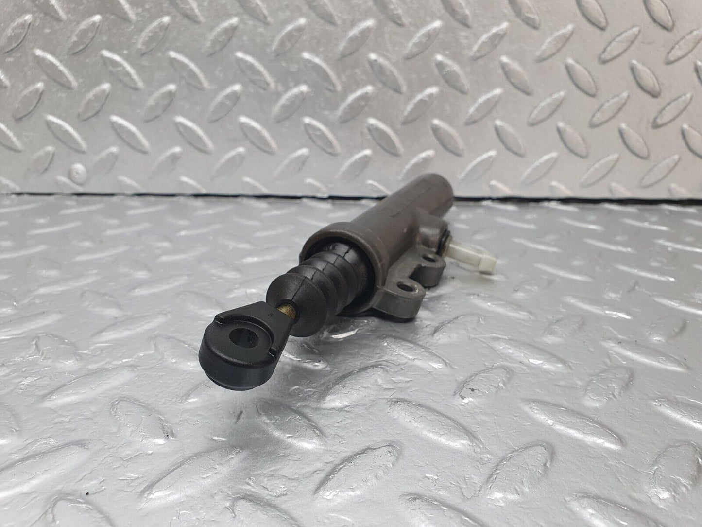 42832 Mercedes-Benz W201 190 Clutch Master Cylinder 5432 Fag G471 2022900112