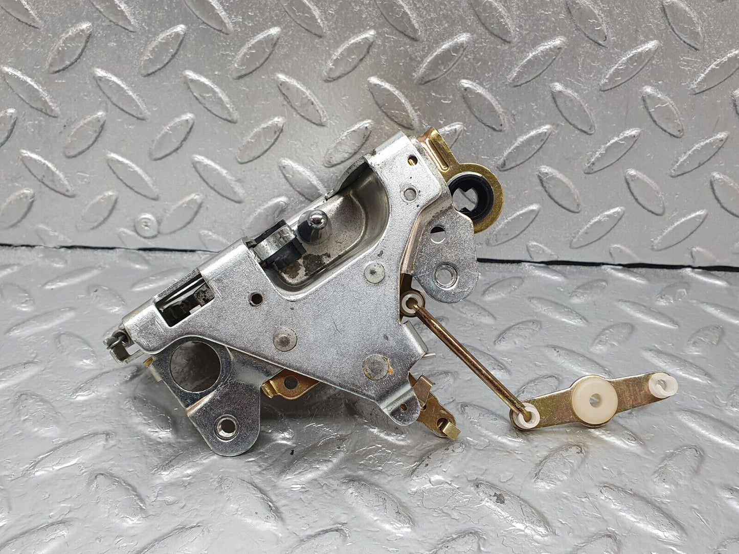 44149 Mercedes-Benz C123 230CE Coupe Left Door Lock Mechanism