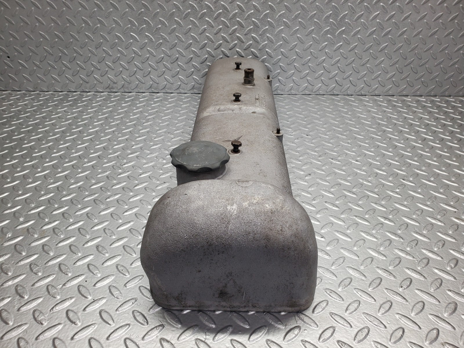 W112 cylinder head cover used OEM