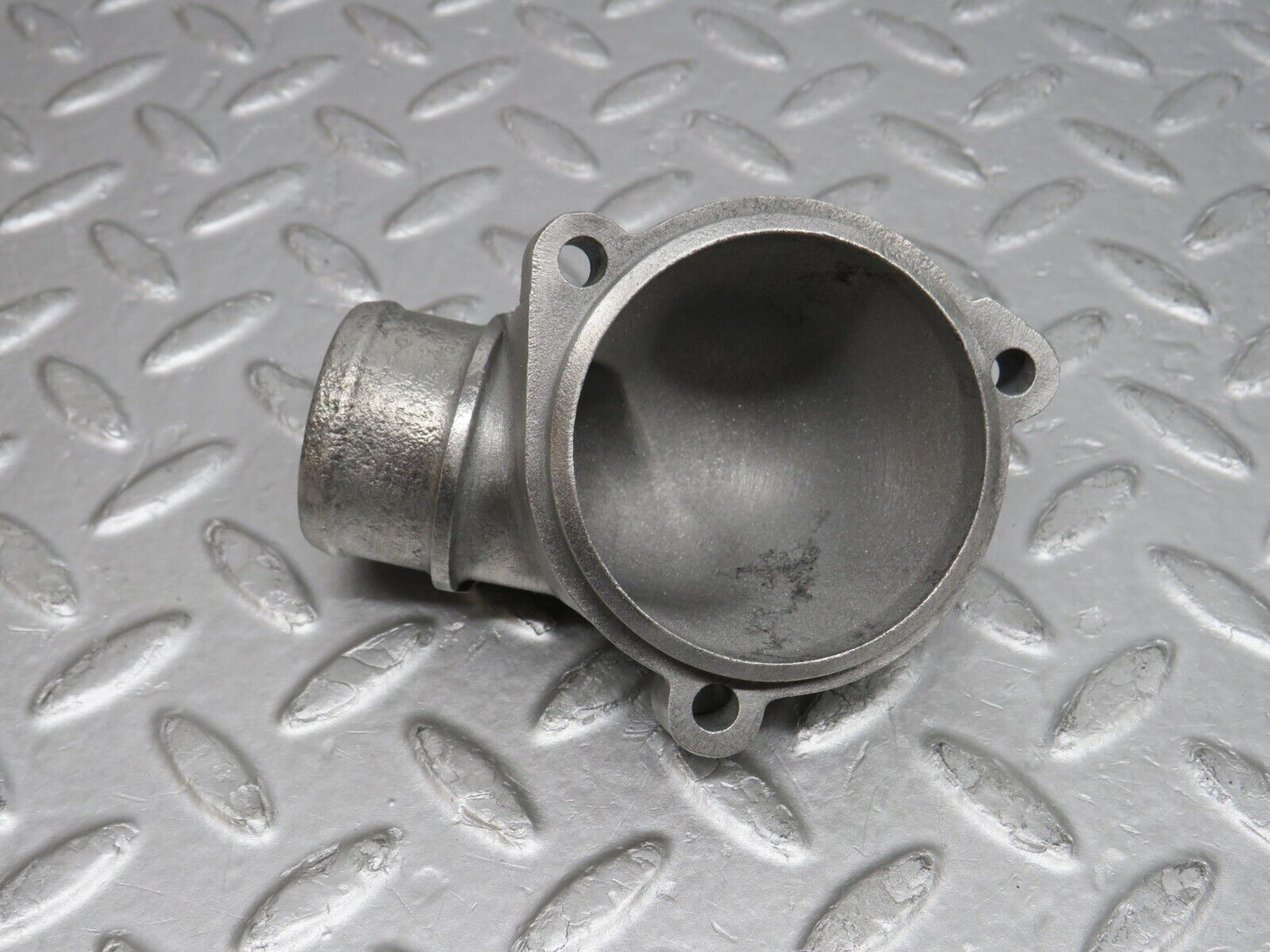 38109 Mercedes-Benz A124 320E Cabriolet Thermostat Housing 1032030274