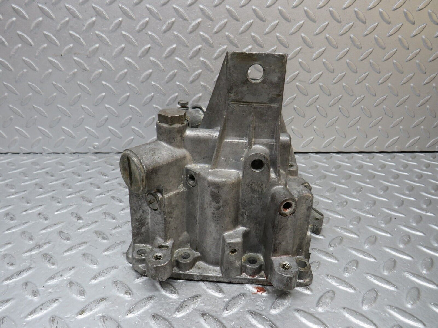 37680 Mercedes-Benz W109 300SEL Automatic Gearbox Rear Housing 1152702411