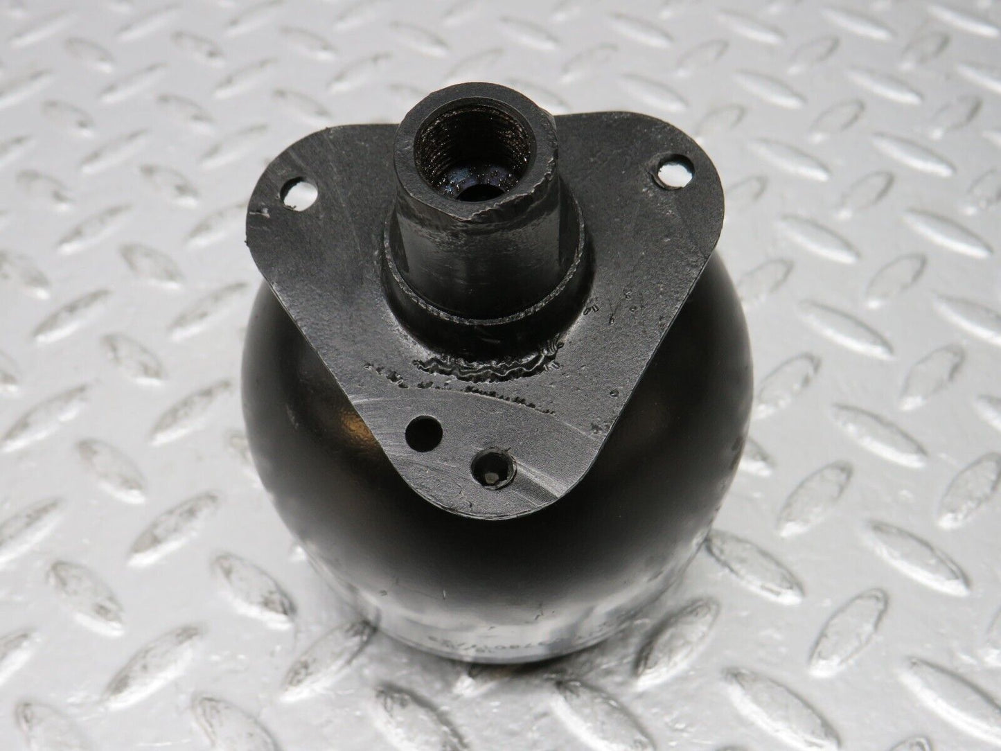 31548 Mercedes-Benz S124 220TE Wagon Rear Suspension Sphere 0037801723