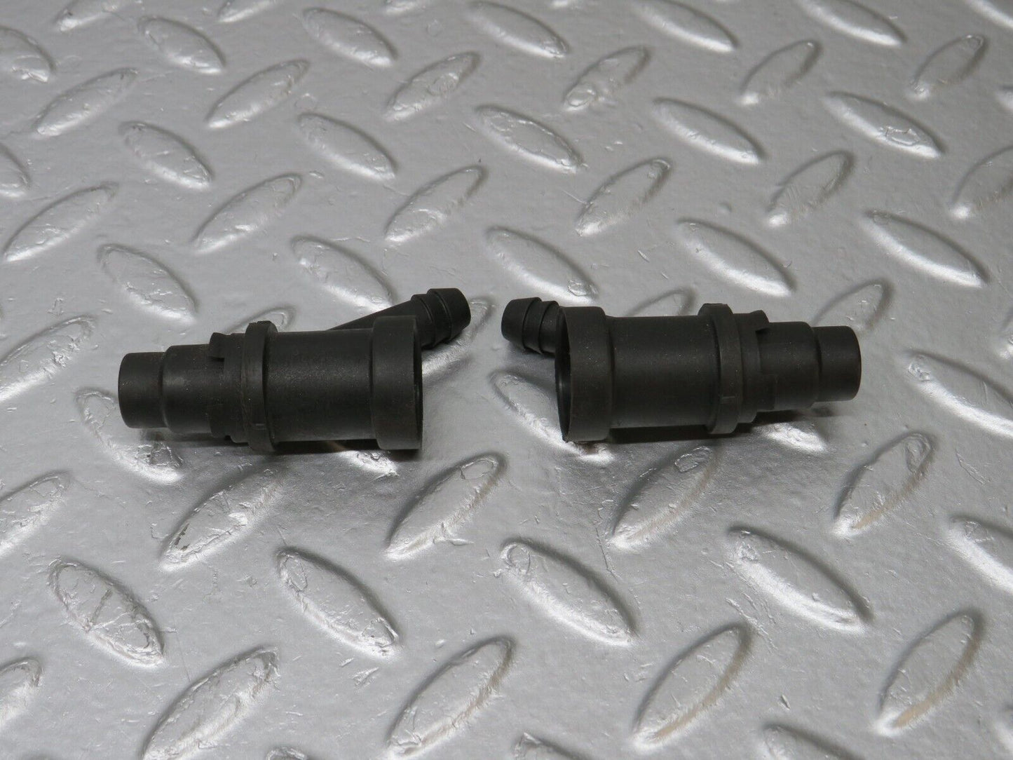 40265 Mercedes-Benz R107 Fuel Injector Holder 2x