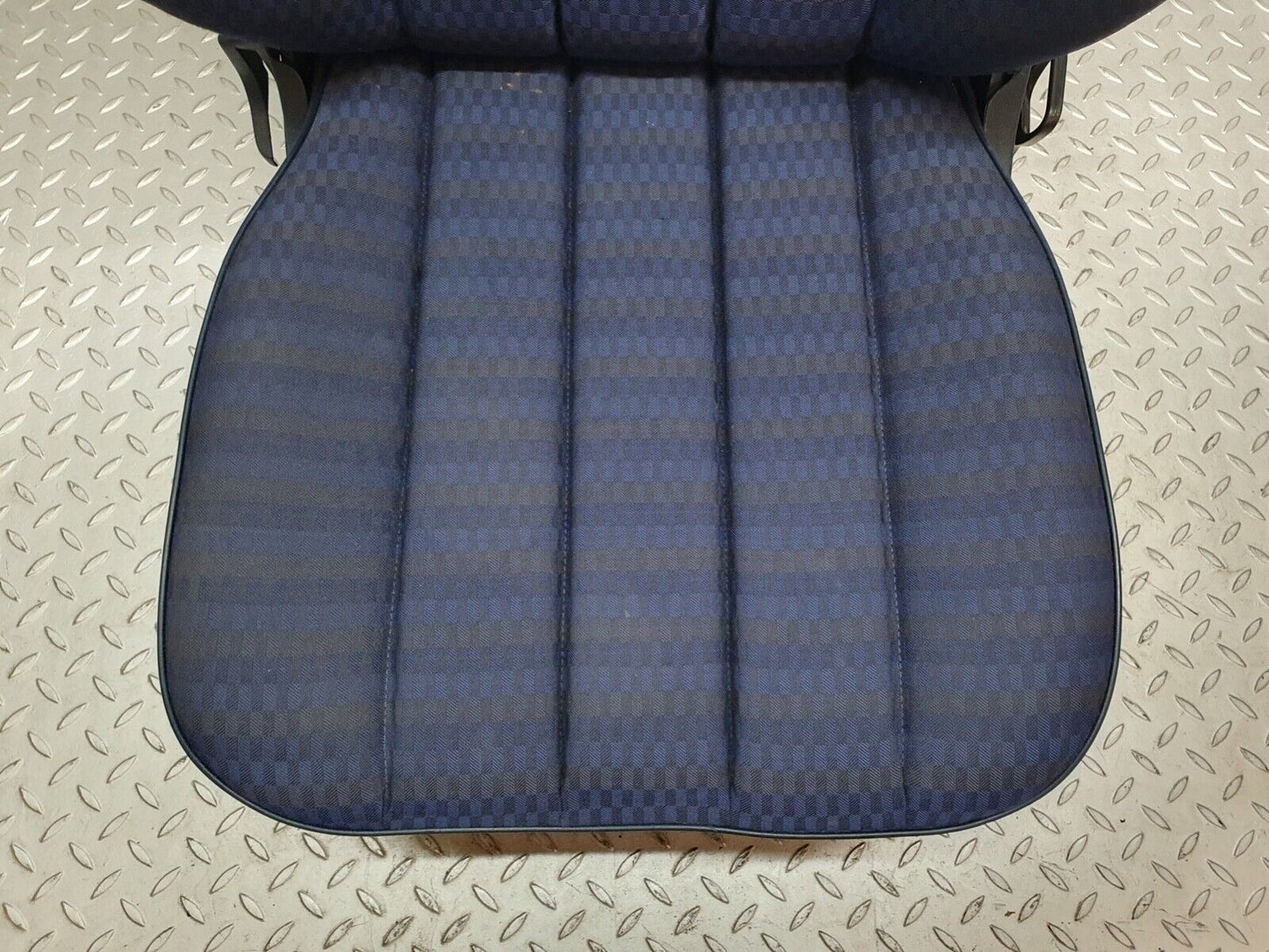43031 Mercedes-Benz W201 190 Front Left Seat Blue 2019101450