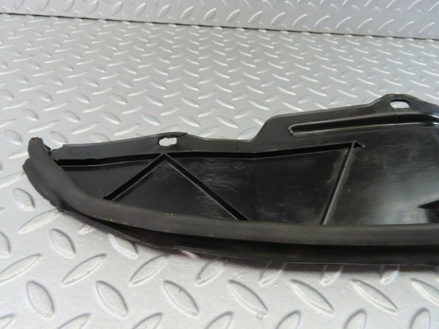 7307 Mercedes-Benz W116 450SE Wheel Arch Panel Fender Cover Left Side