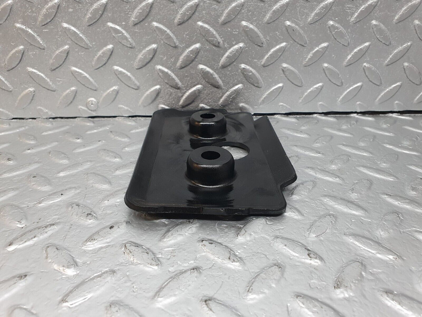 42581 Mercedes-Benz R129 320SL Coupe Front Stabilizer Struts Cover Plate