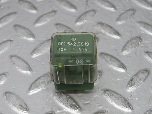29976 Mercedes-Benz C124 320CE Coupe Overload Relay 0005421881