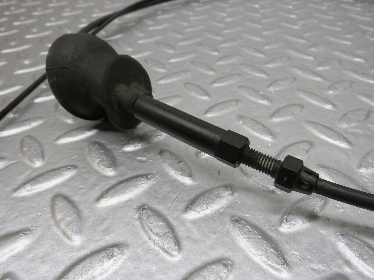 34641 Mercedes-Benz C126 380SEC Coupe Bonnet Release Cable 1269970881