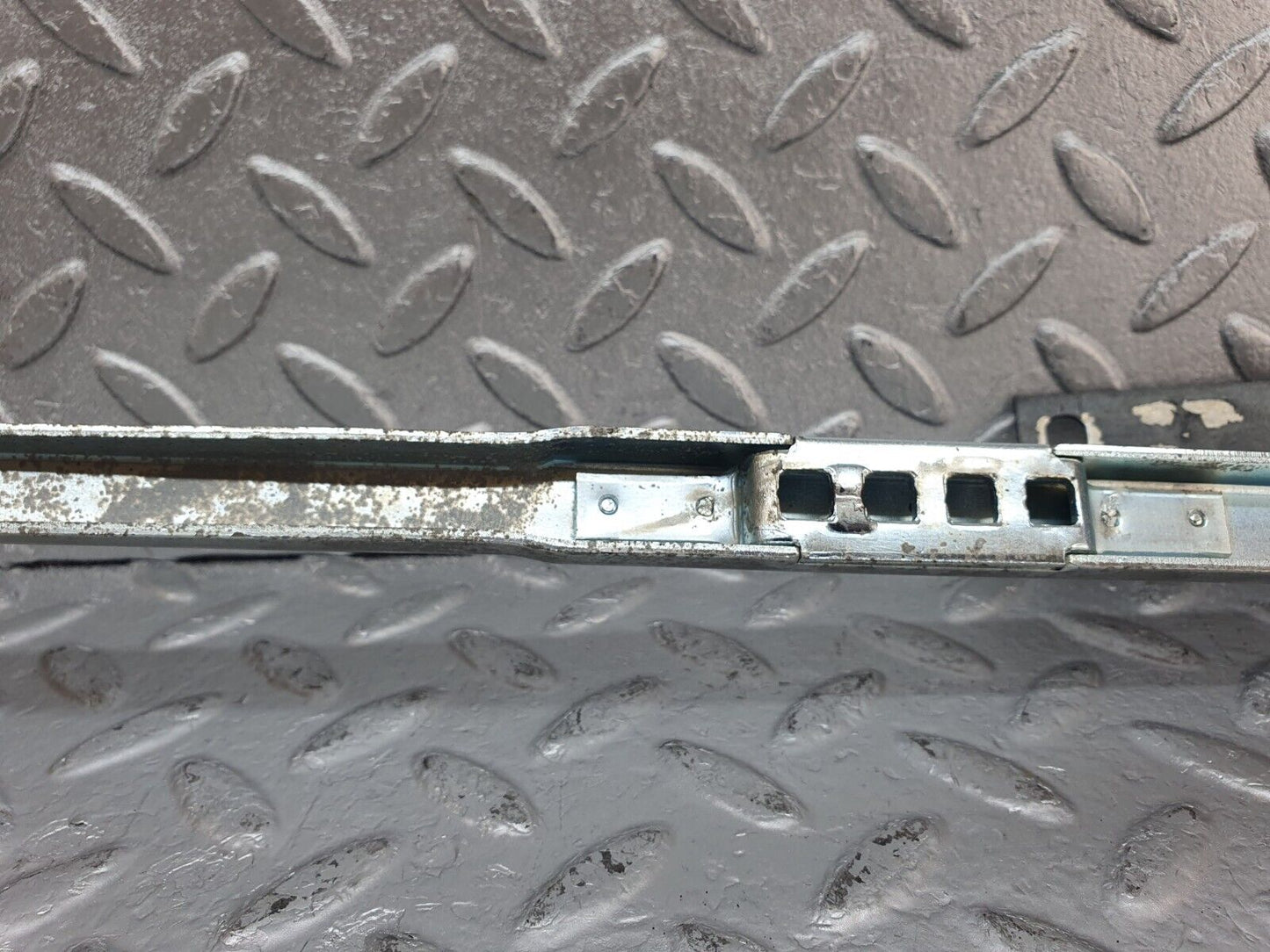 44041 Mercedes-Benz C123 230CE Coupe Front Right Seat Sliding Adjust Handle