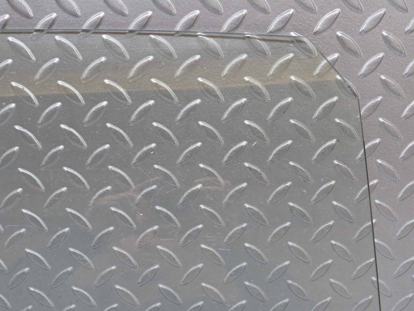 35874 Mercedes-Benz W108 Front Right Door Window Glass