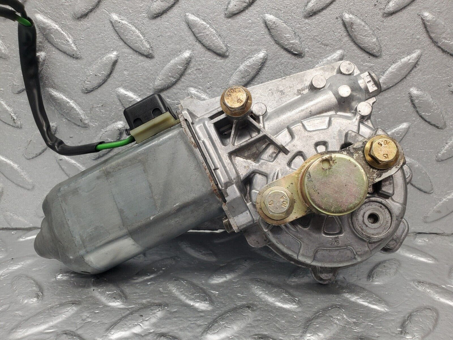 46137 Mercedes-Benz W124 Front Left Window Regulator Motor 0130821284