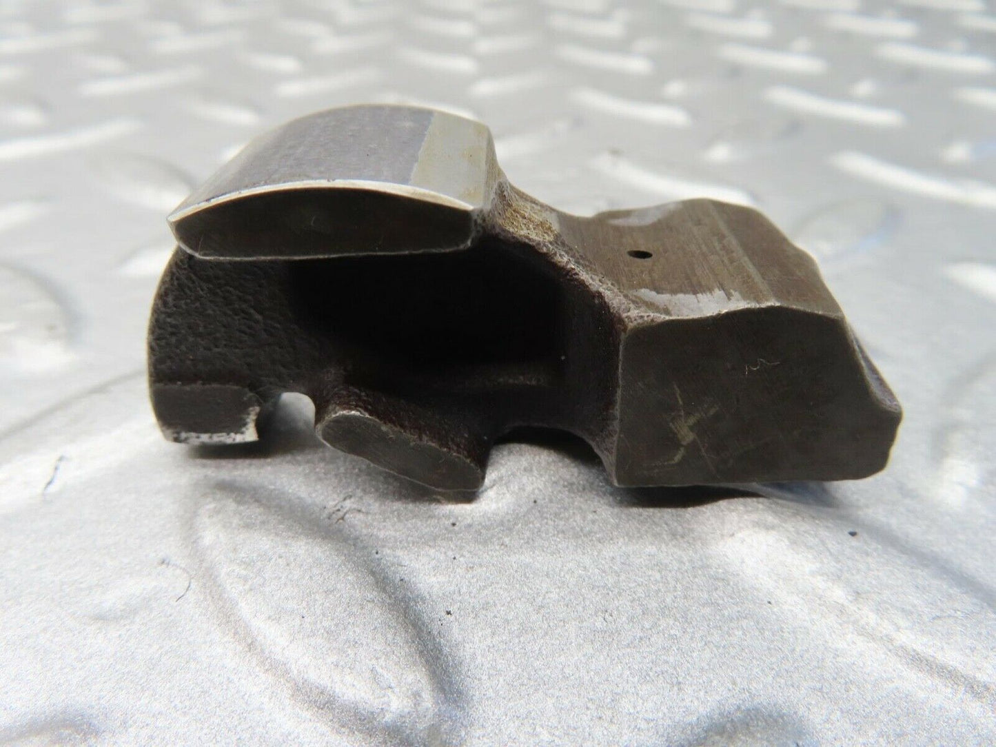 16154 Mercedes-Benz W123 280E Valve Rocker Arm With Retaining Spring