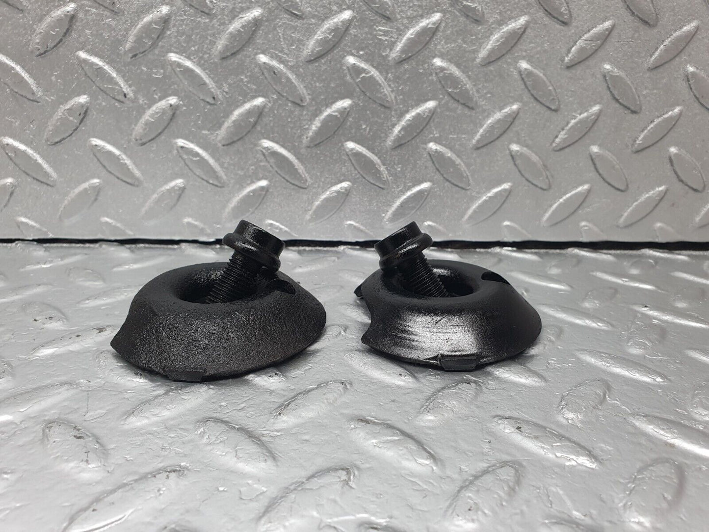42598 Mercedes-Benz R129 320SL Coupe Rear Suspension Anti Roll Bar Bolt 2x