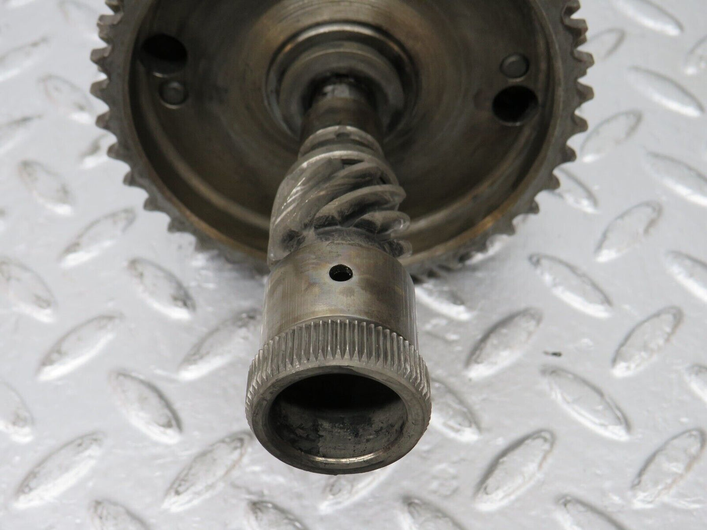 31079 Mercedes-Benz W123 200D Injection Pump Intermediate Timing Gear Shaft