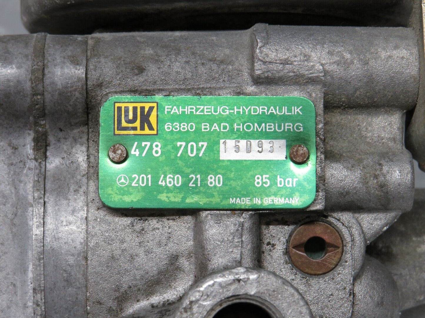 38933 Mercedes-Benz W201 190E Power Steering Pump LuK 2014602180