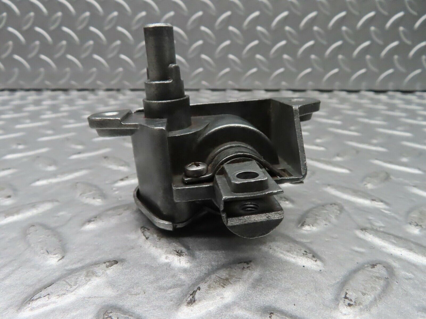 20276 Mercedes-Benz W114 280CE Coupe Vent Window Regulator Left Side