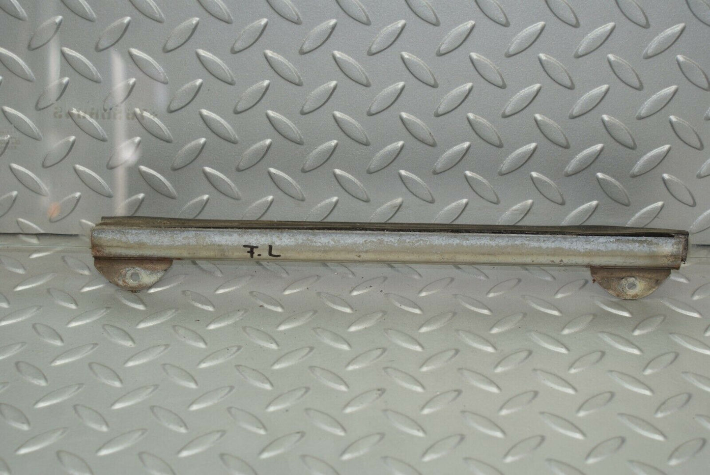 3095 Mercedes-Benz W115 220D Front Left Door Window Glass