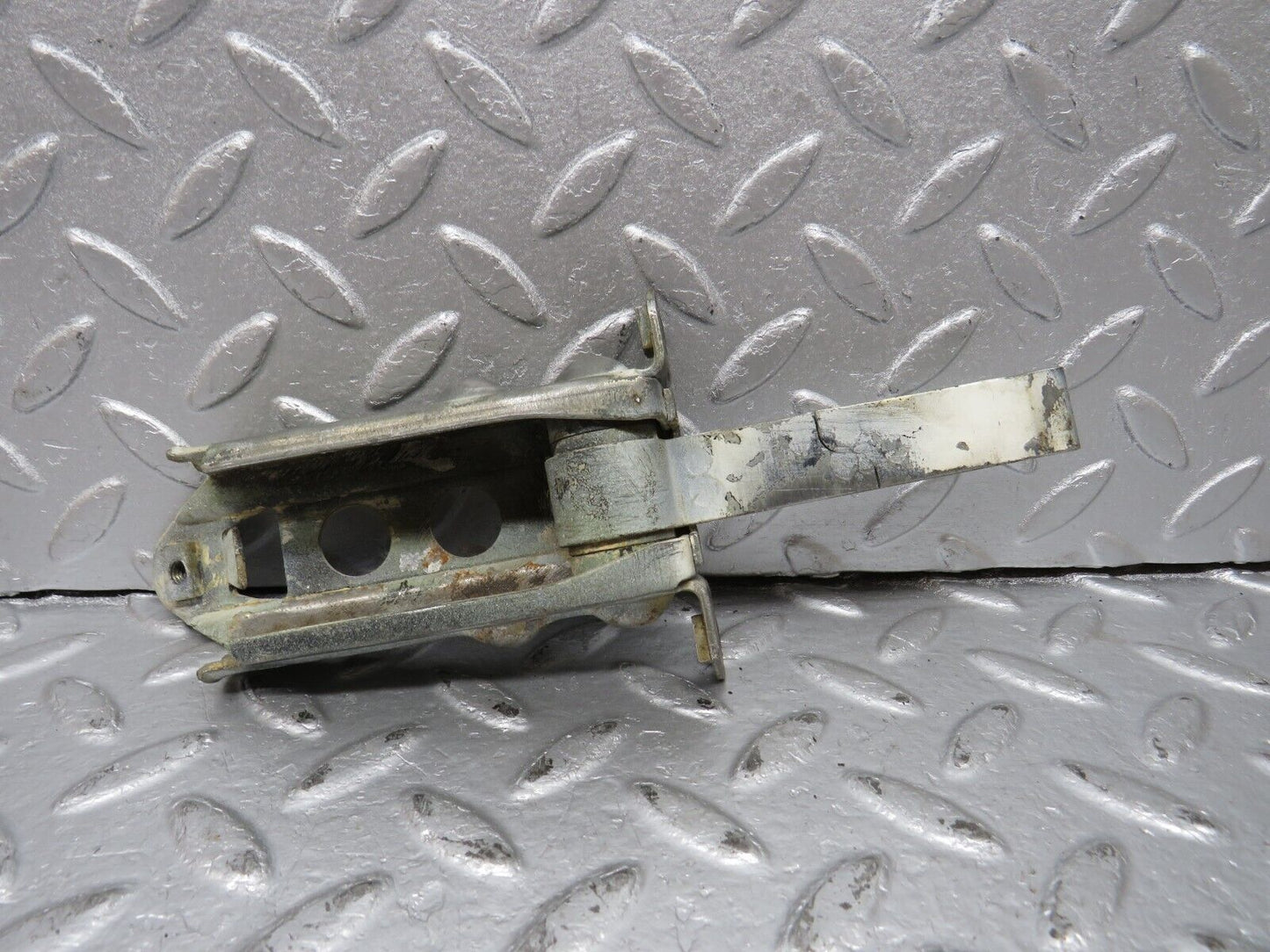 40591 Mercedes-Benz W123 300D Door Safety Check Strap