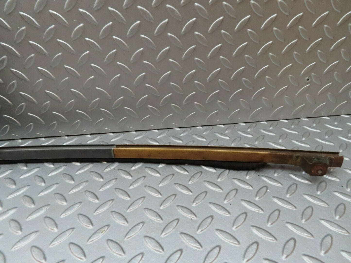 4600 Mercedes-Benz W114 280CE Coupe Front Left Quarter Window Glass