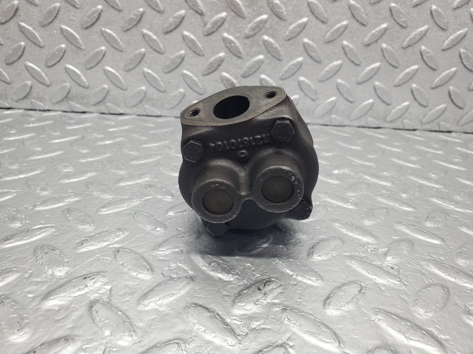 W112 oil pump used OEM