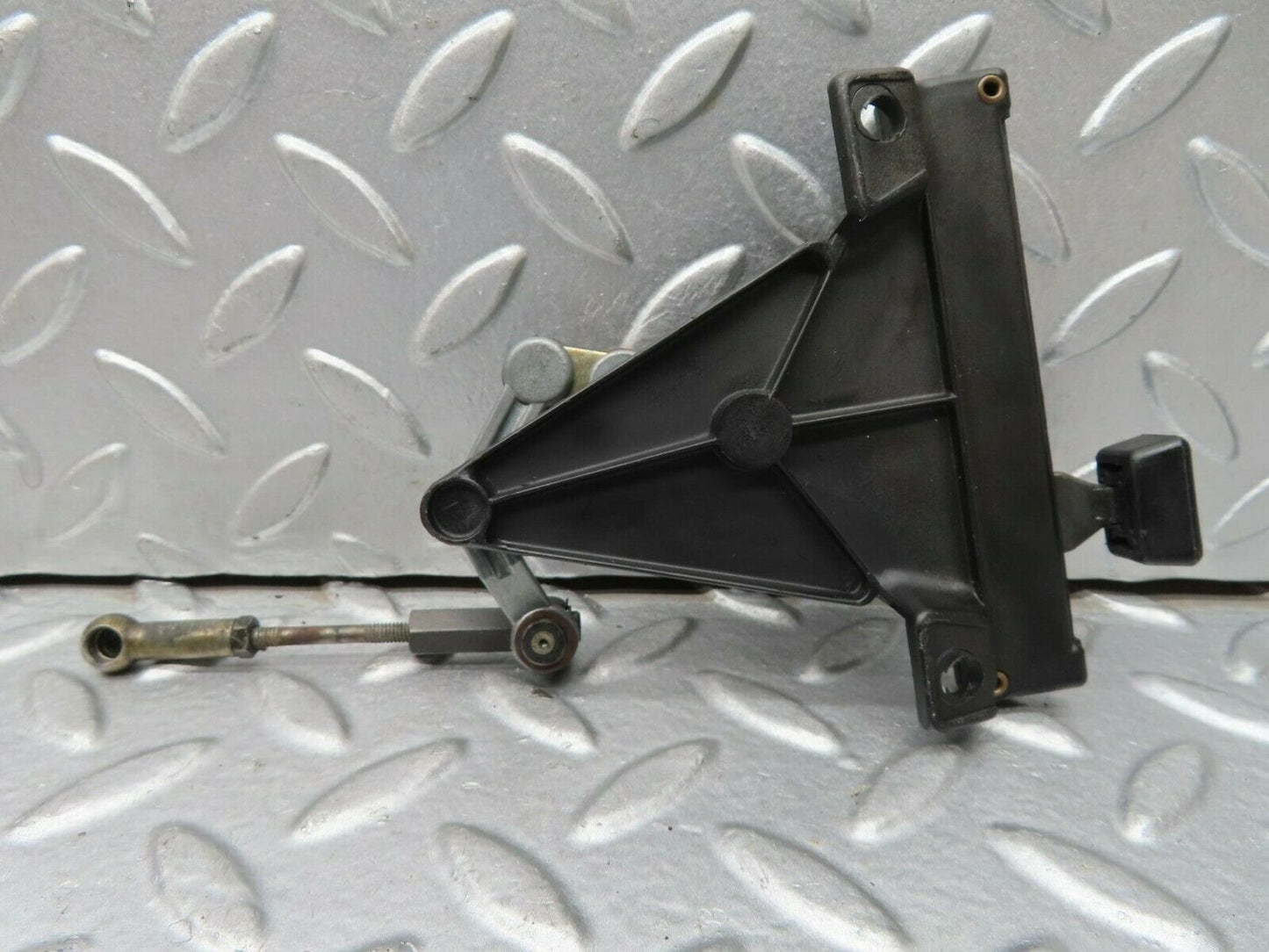 15608 Mercedes-Benz R107 450SL Coupe Air Vent Control Lever Centre