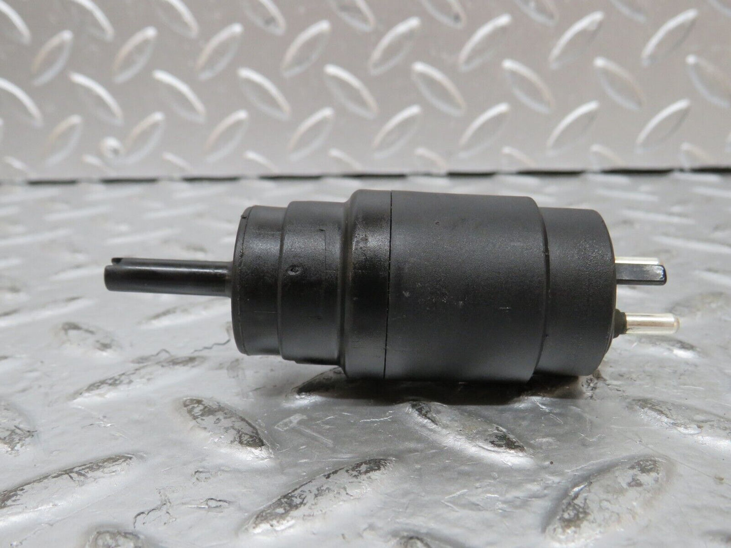 26409 Mercedes-Benz C124 220CE Windscreen Washer Pump 1248690521