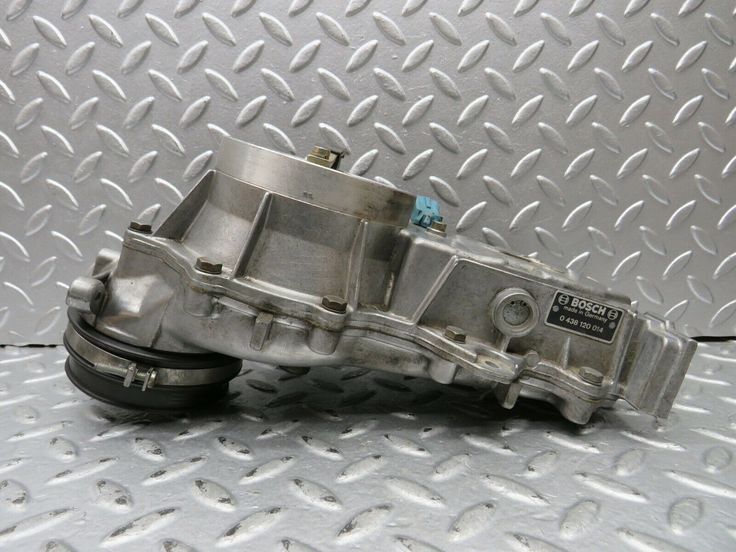 21824 Mercedes-Benz W123 Air Flow Mass Meter Sensor Bosch 1101410590