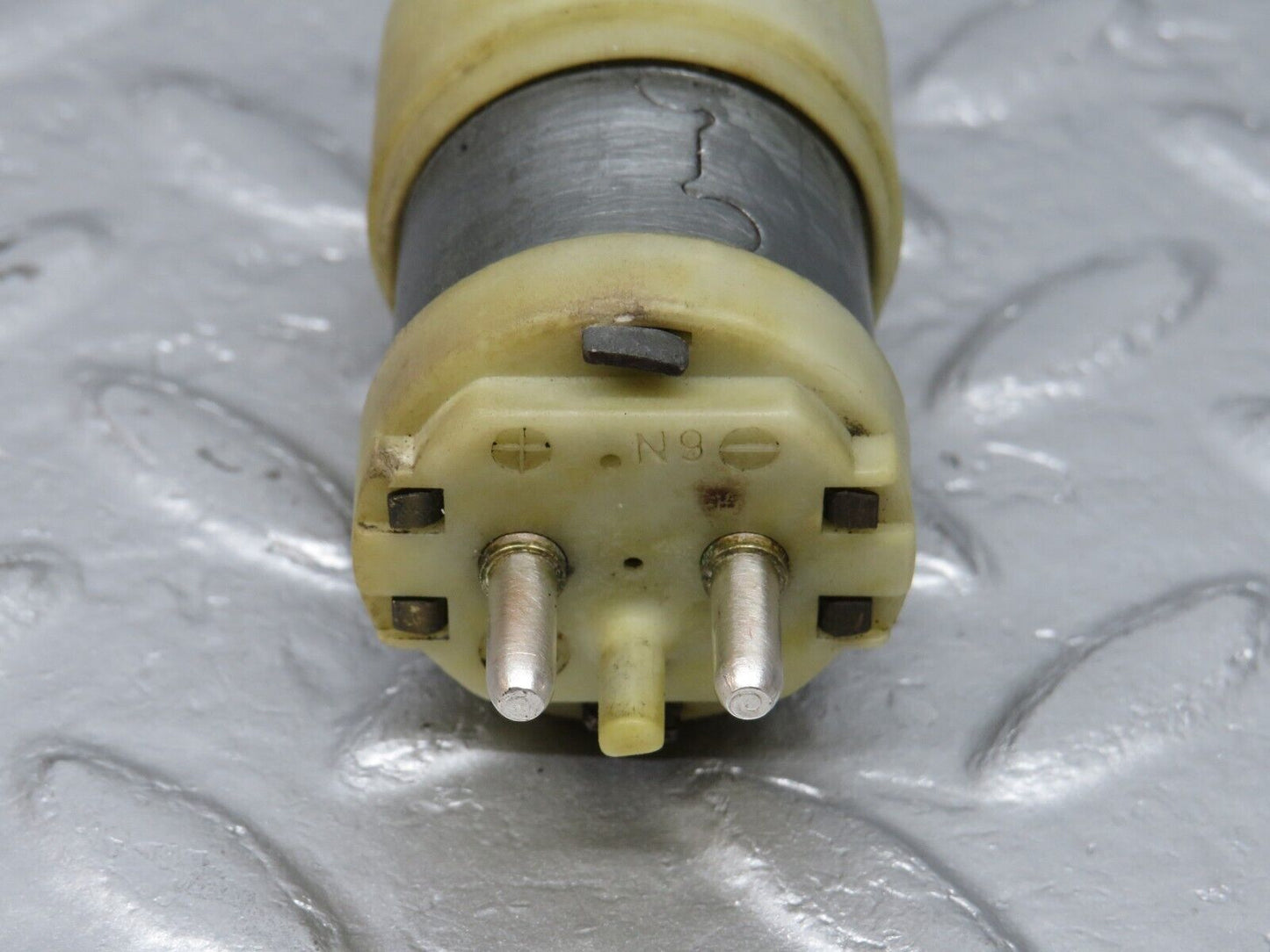 40688 Mercedes-Benz W123 300D Windscreen Washer Pump Hella