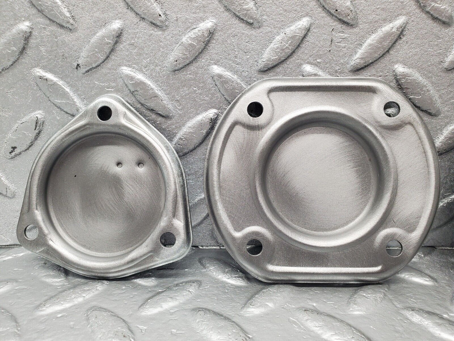 46726 Mercedes-Benz C123 280CE Coupe Camshaft Access Cover Plate