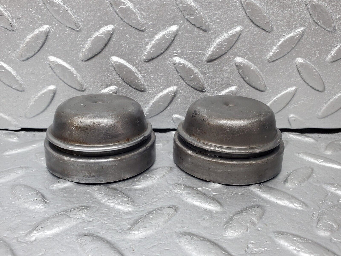 44489 Mercedes-Benz W123 280E Wheel Hub Locking Cap