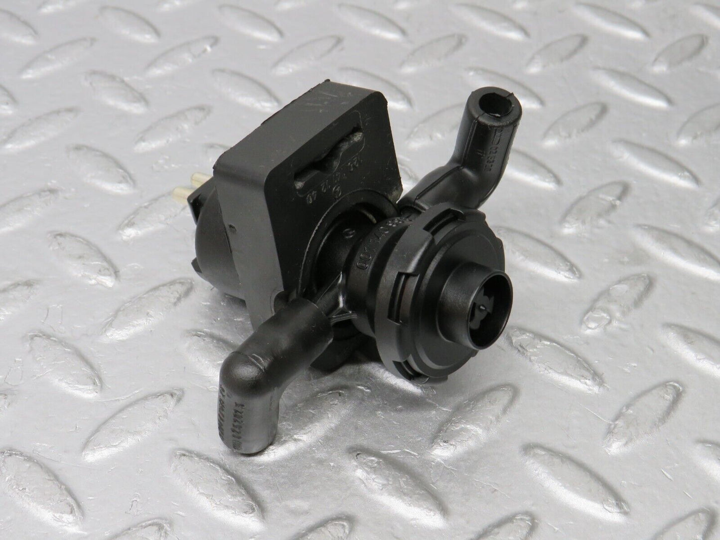 38326 Mercedes-Benz R129 280SL Coupe Fuel Regeneration Valve 0011409960 1201411240