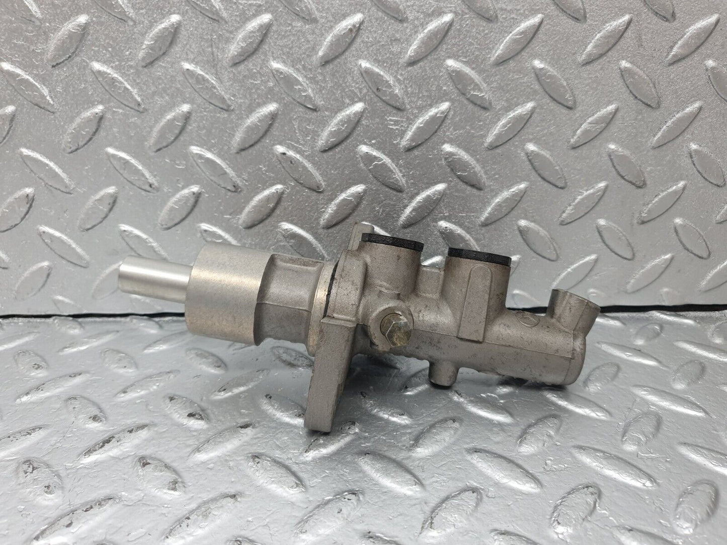 42767 Mercedes-Benz W201 190 Brake Master Cylinder