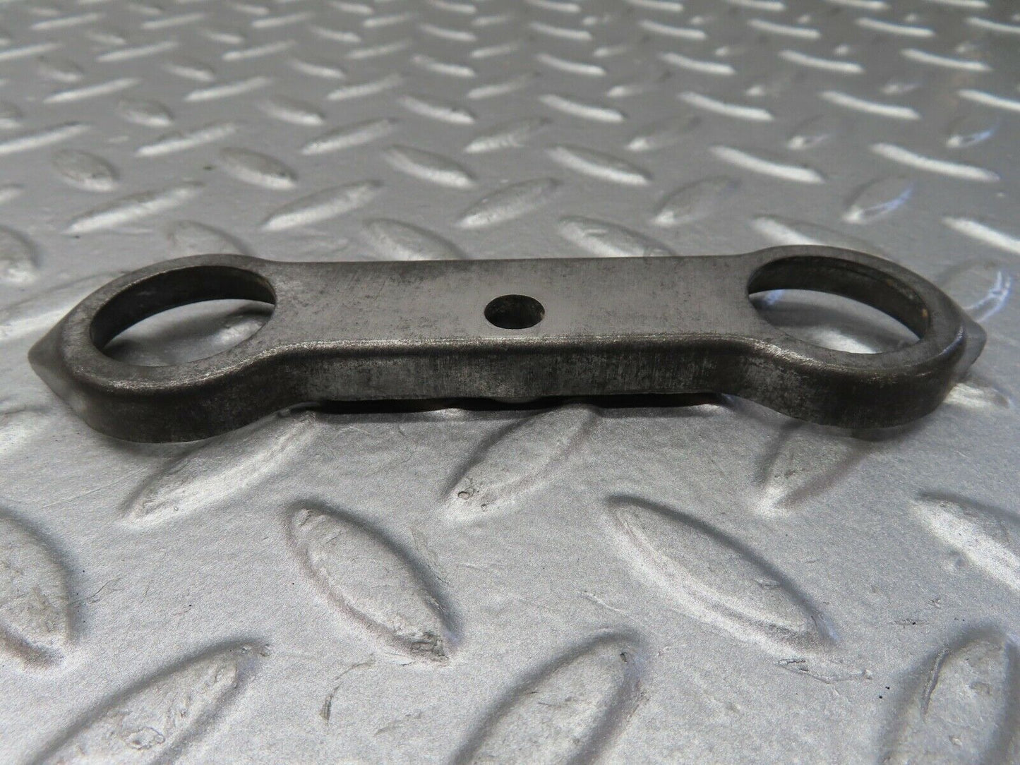 20364 Mercedes-Benz W114 280CE Coupe Fuel Injector Bracket 1300780341