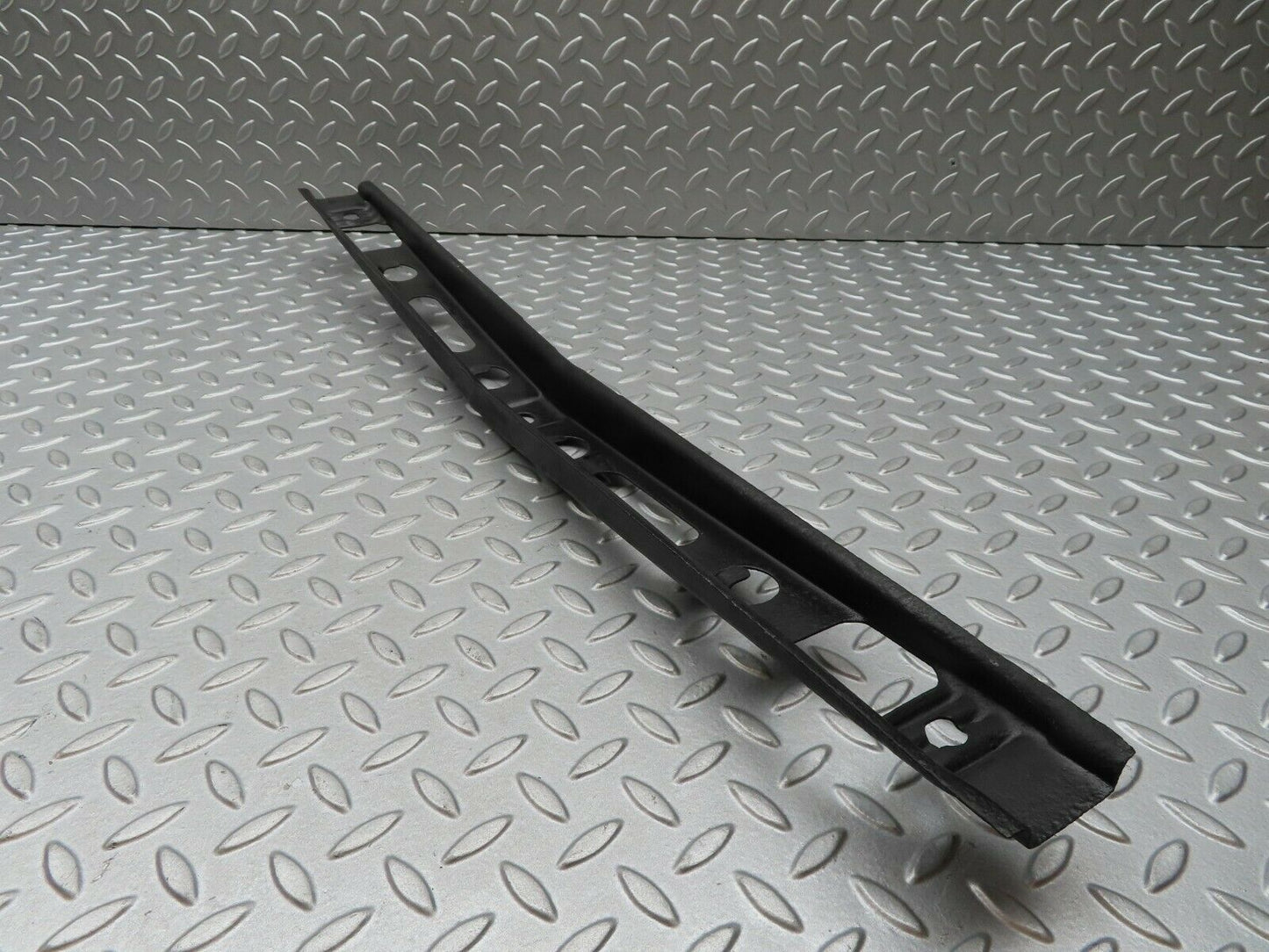 4261 Mercedes-Benz S123 200T Wagon Front Bumper Middle Reinforcement