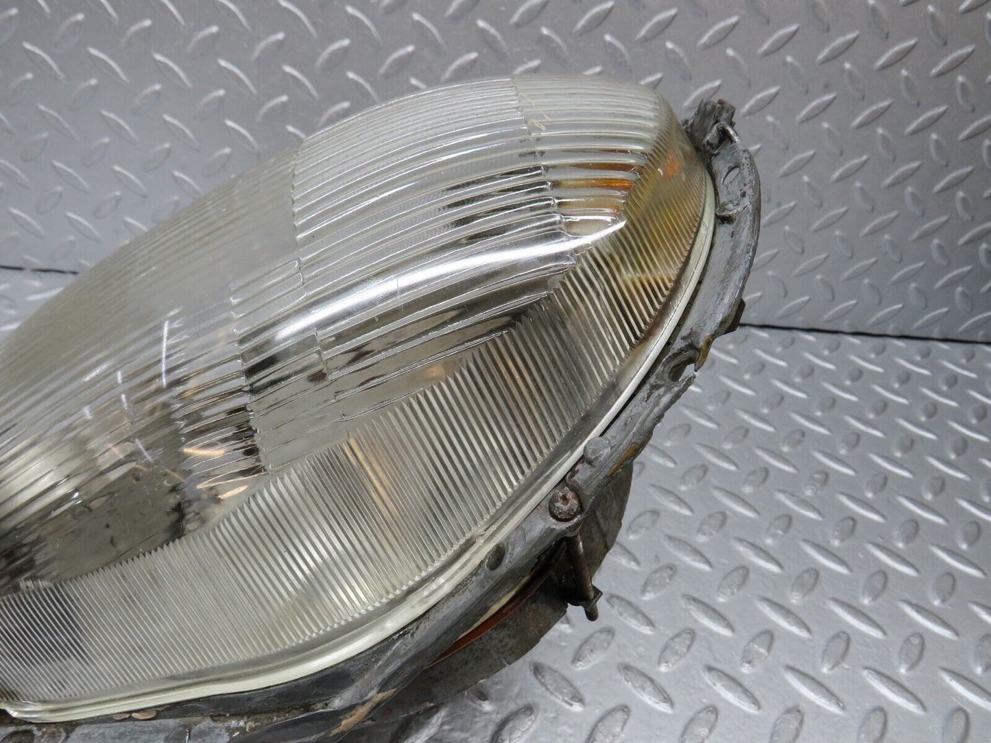 35863 Mercedes-Benz W108 Headlight Bosch 1305630023