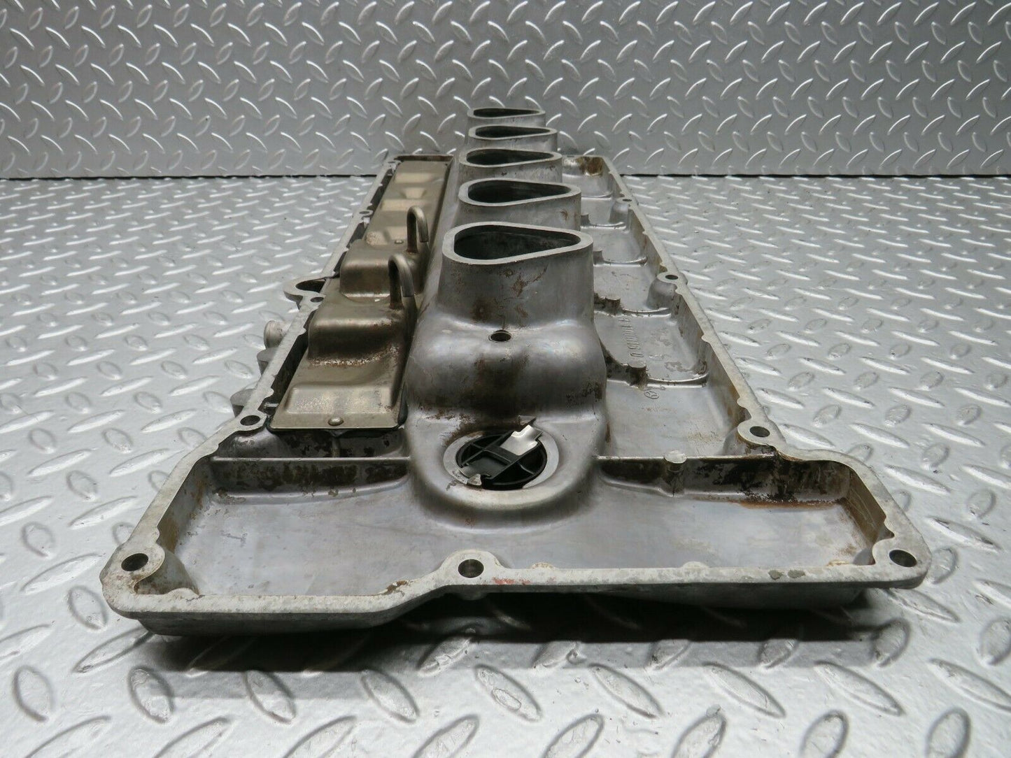 22232 Mercedes-Benz S123 280TE Wagon Cylinder Head Valve Cover 1100160905